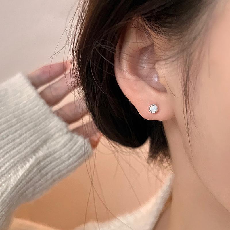 Round Earrings Small Mini Student Earrings Don't Need To Be Taken Off When Sleeping