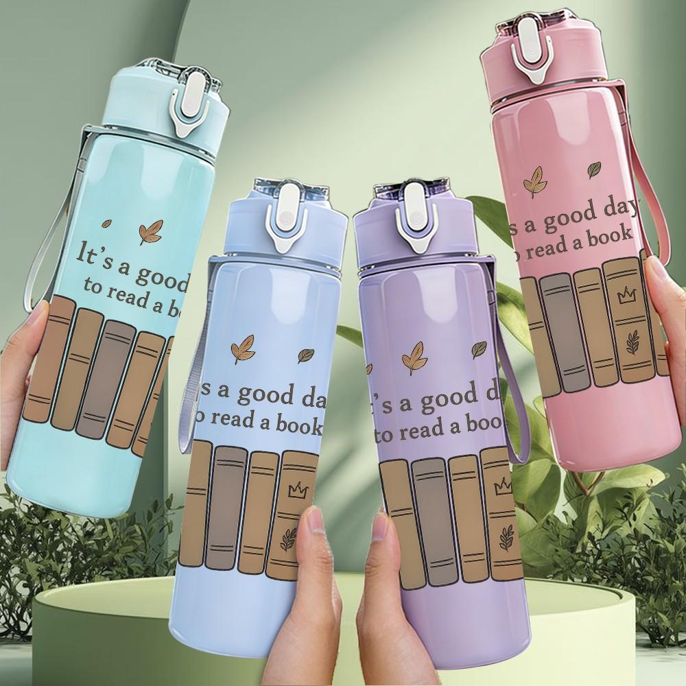 1PC It Is A Good Day Text Quote Print 750ml Color Plastic Sports Water Bottle Leakproof Flip Straw Lid Suitable for Sports Office Home Use