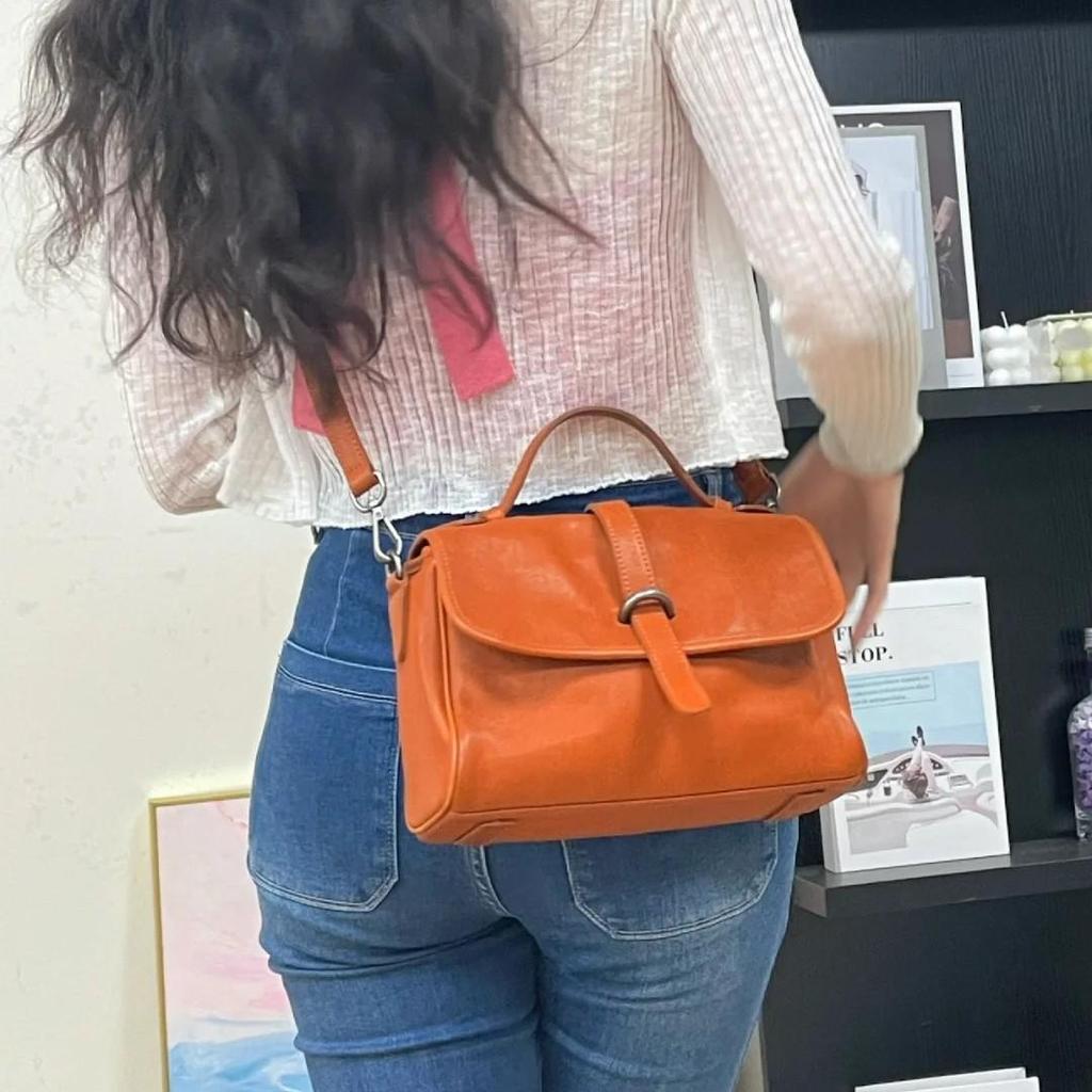 Qiuzhen 007 Bolsa de ombro feminina retrô de couro de grande capacidade