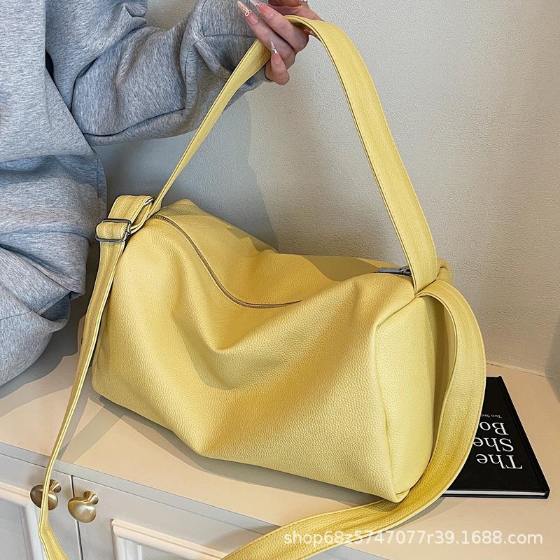 Large Capacity PU Soft Leather Bag Women's 2025 New Fashion Casual Messenger Bag High Sense Solid Color Commuter Armpit Bag