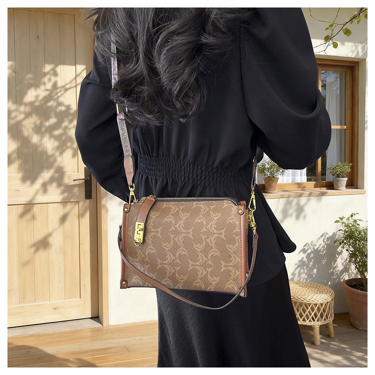 Borsa a Spalla e Crossbody da Donna Monogramma Retrò 2026 - Moda Europea e Americana