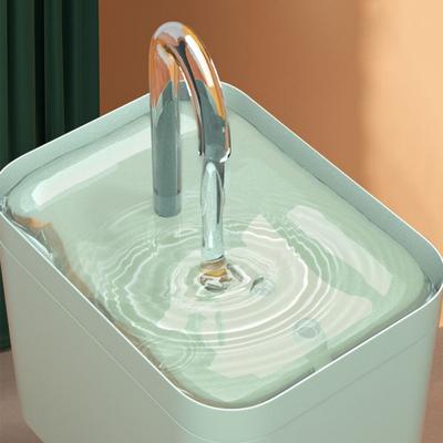 Gatti – Distributori di cibo e acqua per gatti
