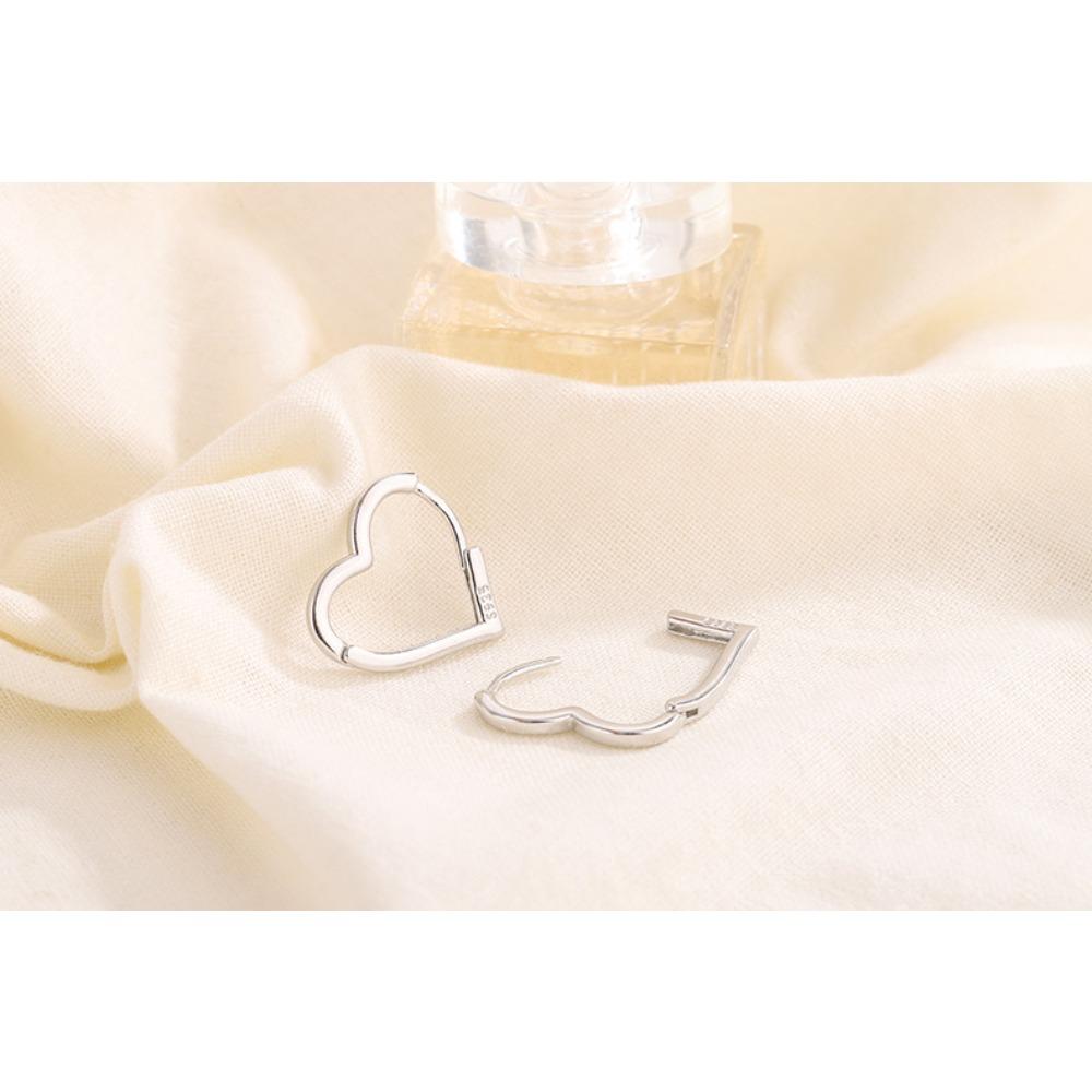 Summer Fashion Simple Retro Heart Stud Earrings For Women Trendy Love Ear Clips Jewelry