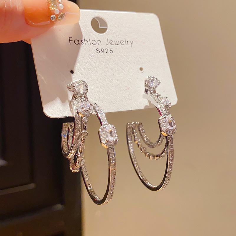 Silver Needle Diamond Tassel Drop Earrings: Elegant, Fashionable, Statement Design