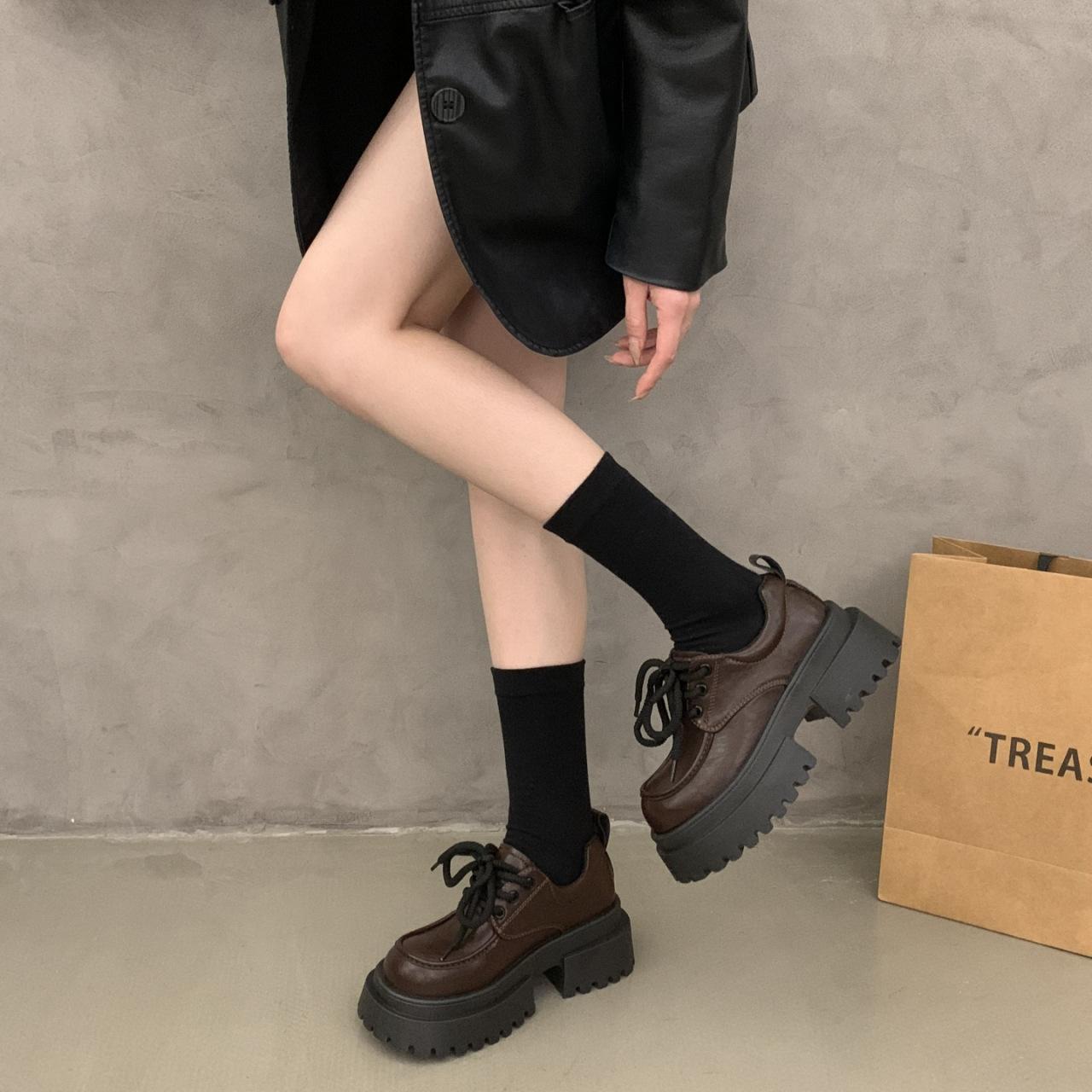 

Версия с увеличением роста~ платформа мягкая кожа маленькие кожаные туфли для женской коллекции осень-зима 2025 новые британские милые и крутые ретро лоферы сингл 40