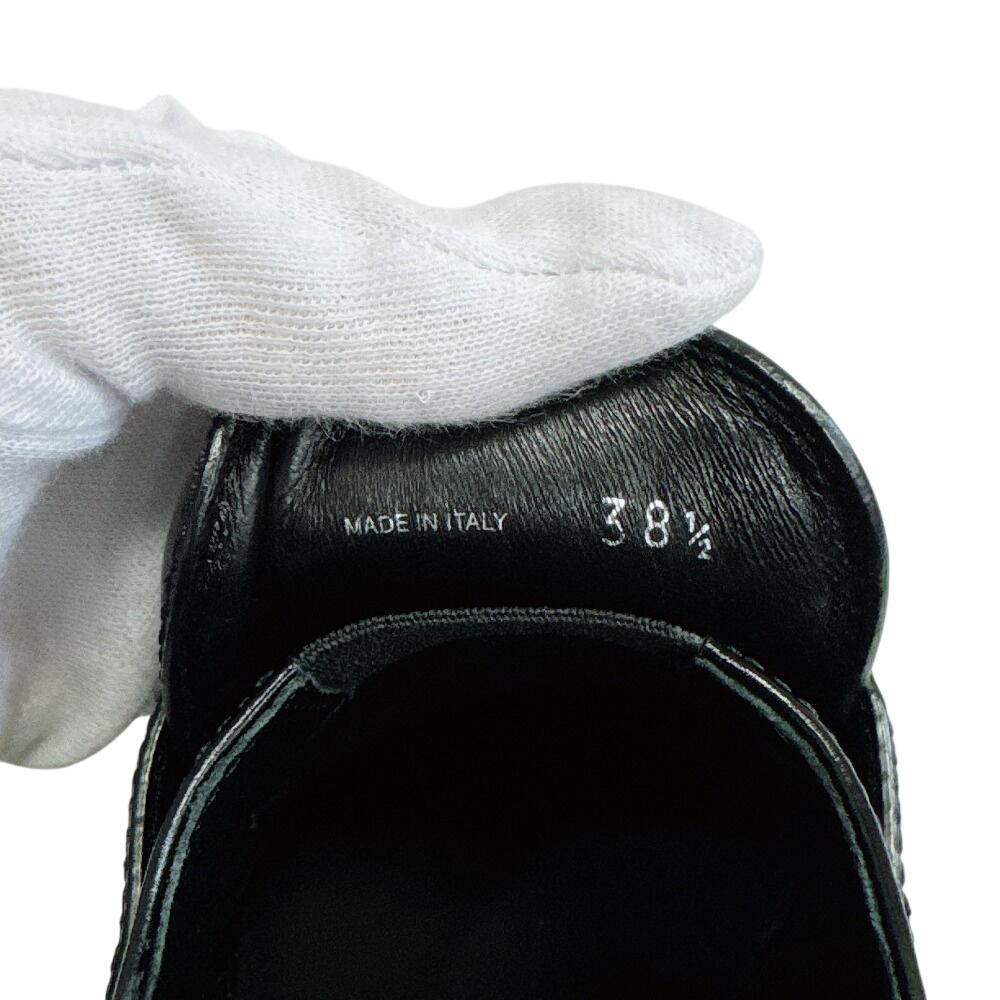 Prada Loafersy na wysokim obcasie Trójkątne Z logo skórzane loafersy czarna skóra Używane