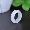 Heiß verkaufter weißer Jade-Ring für Damen mit echtem Xinjiang Golden Silk Jade Stein