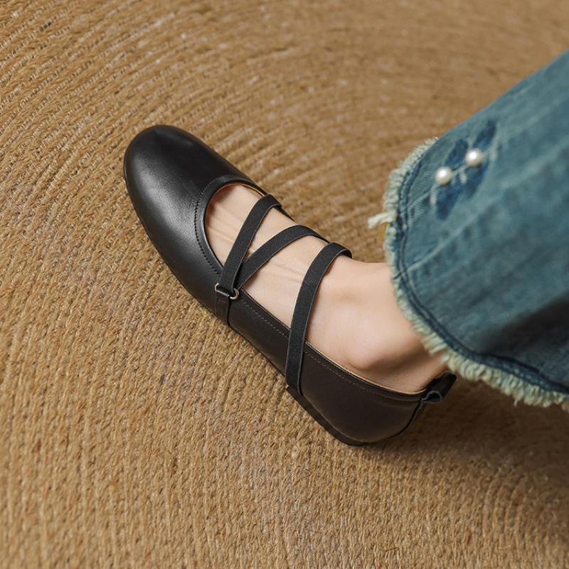 

New women s casual single shoes shallow mouth four seasons wear leather lazy shoes round head low heel beef tendon soft sole large size women s shoes 40 чёрный