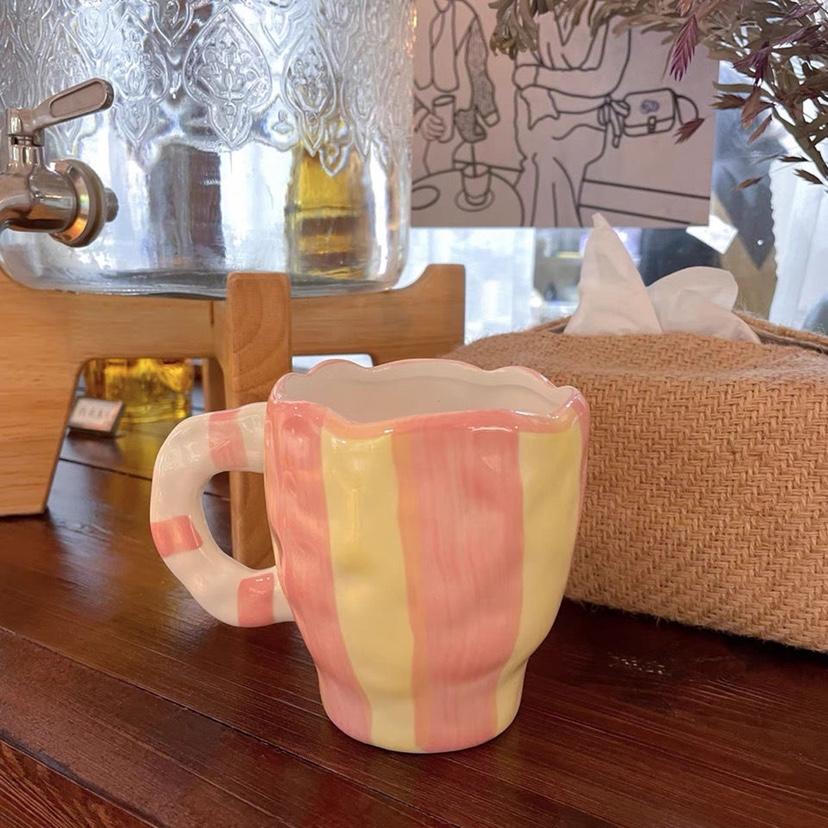Green Tulip Mug Girls Heart Irregular Ceramic Breakfast Cup High-end Ceramic Embossed Korean Holding An Irregular Coffee Cup