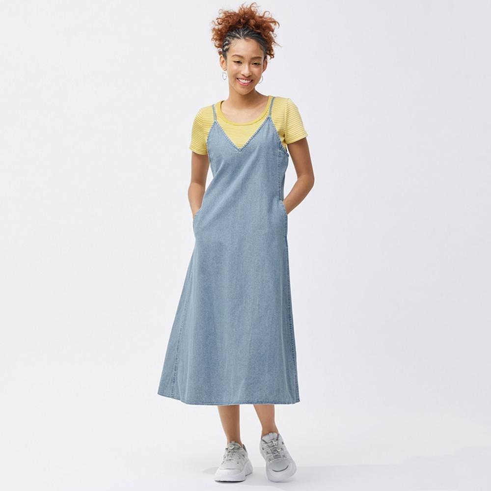 

Расклешенное платье-комбинезон из светлого денима GU by Uniqlo