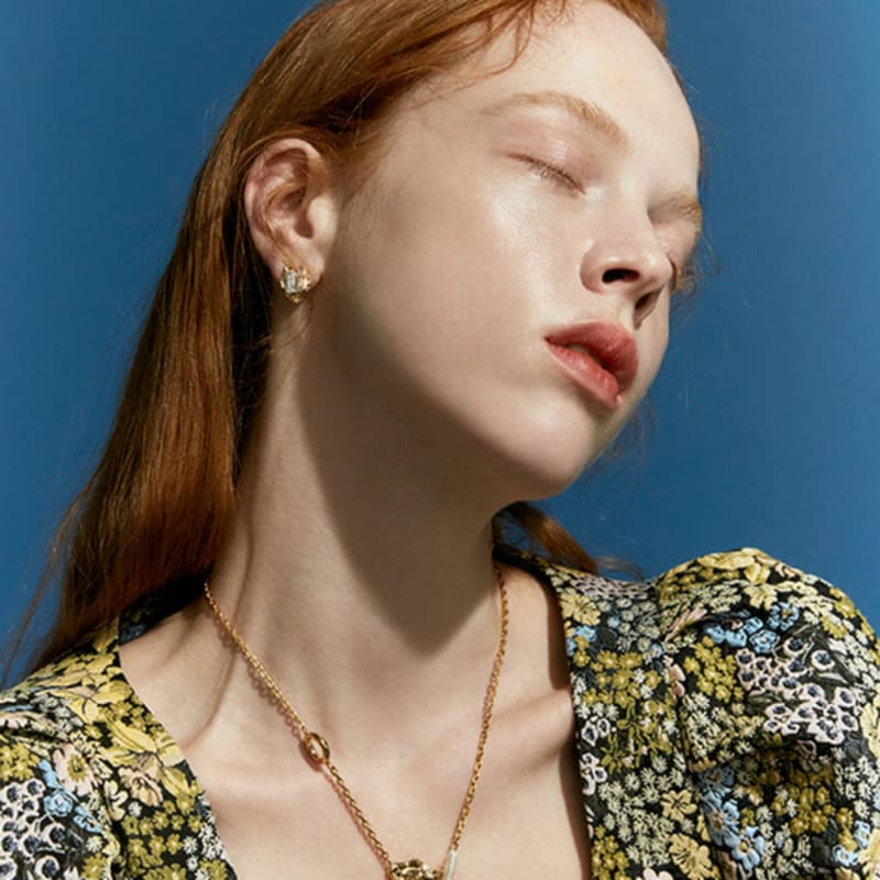 

POPPI Romantic wavy pearl necklace Gold