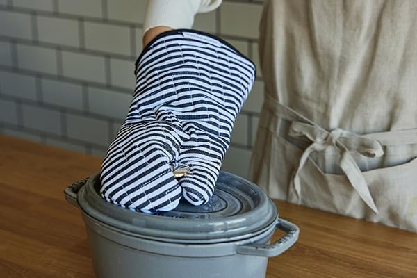 Mănușă de cuptor cu dungi DEAN & DELUCA