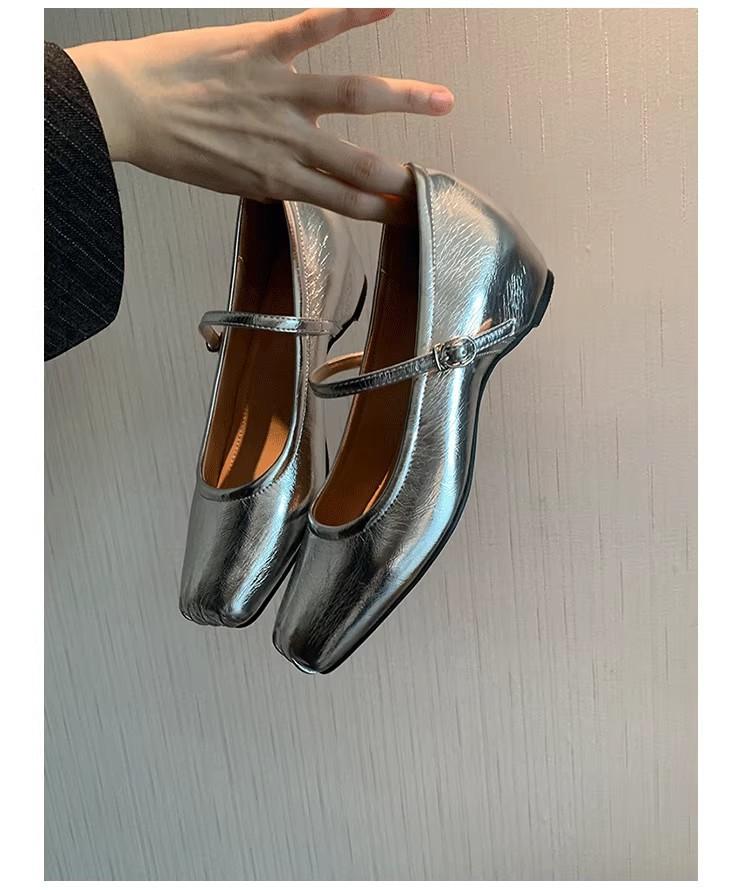French silver pig nose inner height increase flat-soled single shoes women's shallow mouth square head one-word buckle strap middle heel Mary Jane