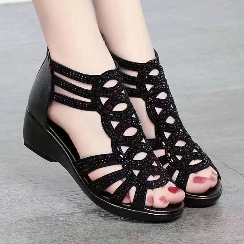 Fashion Summer Slipsole Sandal 2025 New Soft Leather Mom Shoes Fashion Jacket Women's Soft Bottom Hollow Women's Shoes