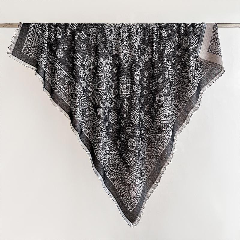 Autumn and Winter New Simple Temperament Versatile Polyester Blend French Retro Big Triangle Scarf Warm Scarf Shawl