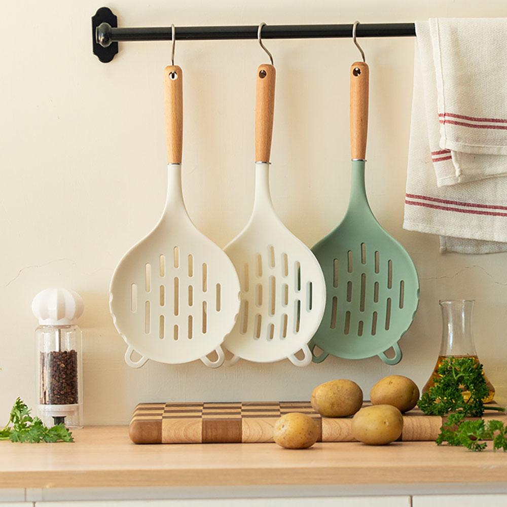 1Pcs Long Silicone Colander Non-Stick Cooking Strainer Heat Resistant Filter Spoon Mesh Skimmer Oil Mesh Colander Kitchen Tool