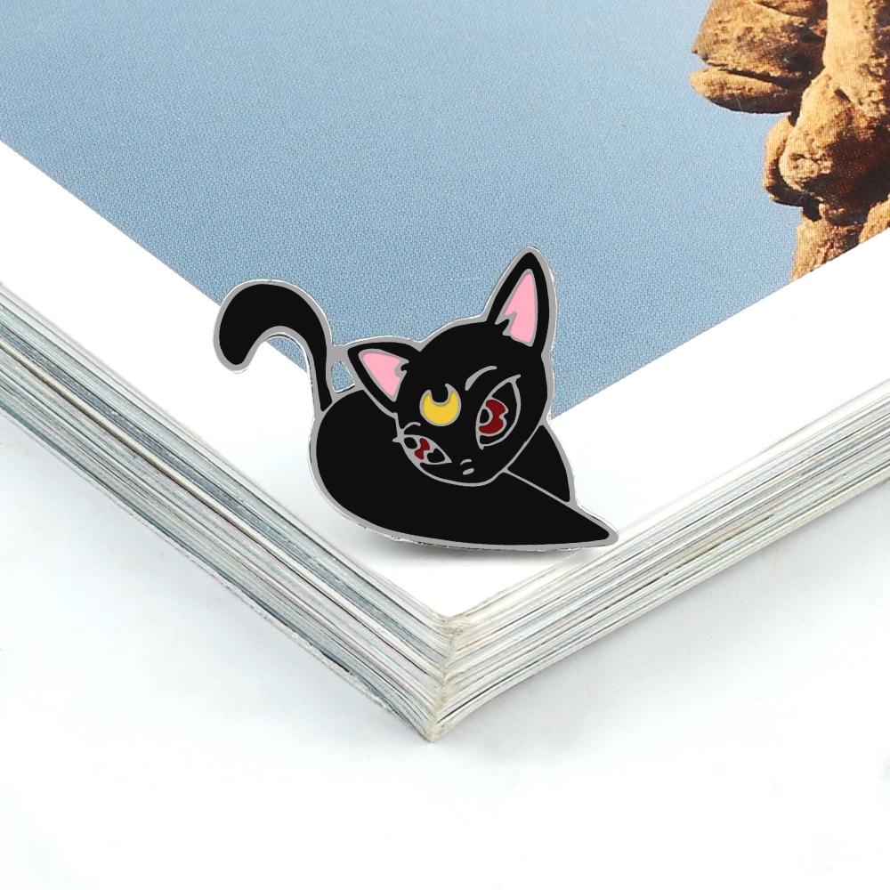 

Magical Black Cat Brooch Punk Anime Kitten with Moon Symbol Enamel Pins Cartoon Cute Backpack Lapel Badge for Kids Jewelry Gifts