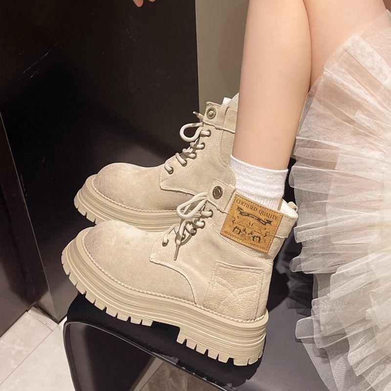 Women's Beige British-Style Retro Motorcycle Boots: Slimming, Thick Sole, Height-Enhancing, Perfect for Spring, Autumn, and Winter.