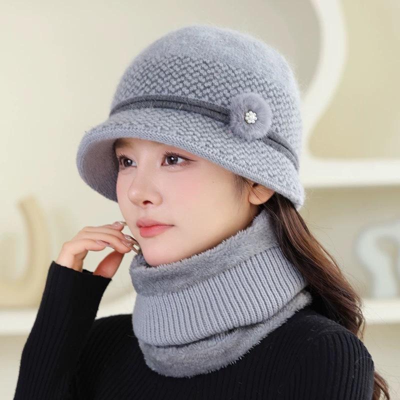

New women s hat winter cold protection thickened warm hat rabbit fur hat fleece hat (separate hat)