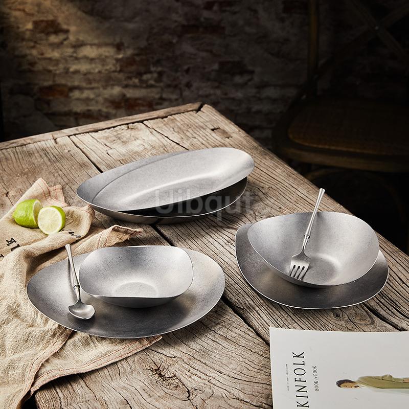 Creative irregular plate High-end stainless steel outdoor tableware Western-style dinner plates Vintage alien-shaped plate