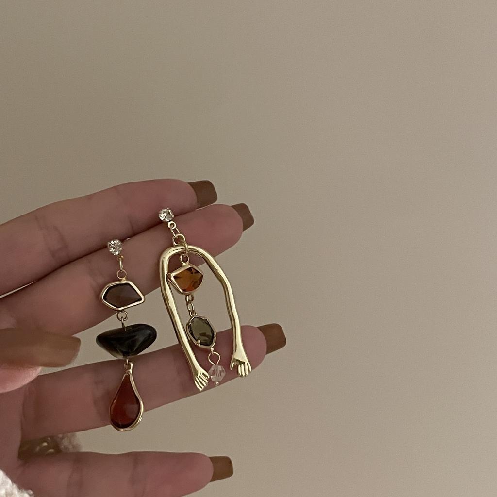 Vintage Abstrakter Kunststil Asymmetrische Hängeohrringe für Damen Persönlichkeit Humanoide Hand Ohrringe Party Schmuck