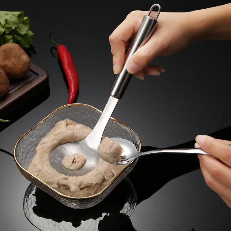 Meatball Maker Spoon Meat Baller with Elliptical Leakage Hole Stainless Steel Meat Ball Mold Kitchen Gadget Meat Tools Non-Stick