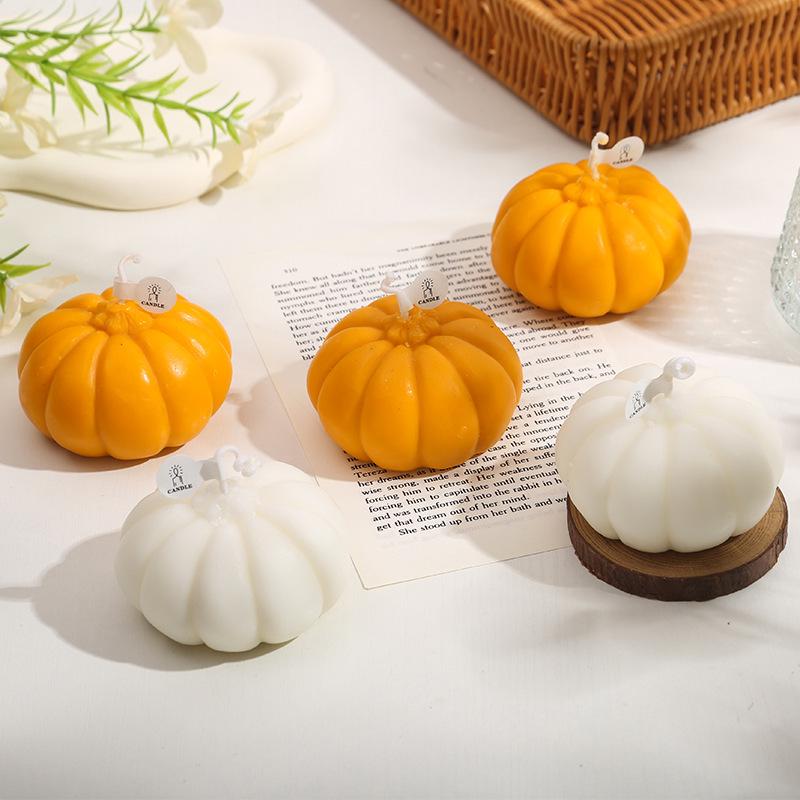 Pumpkin-Shaped Halloween Scented Candles - Perfect for Parties & Weddings
