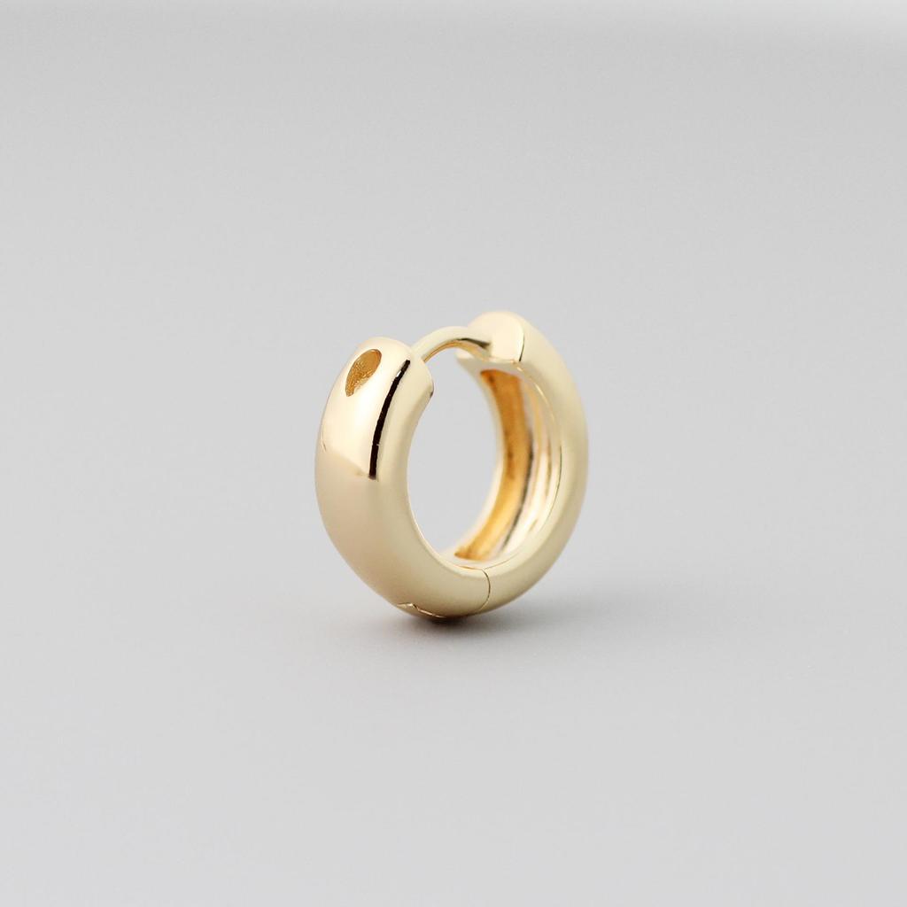 Gold-Plated White Circle Ear Cuffs - Elegant, Sleek Design Earrings