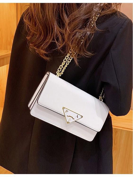 Geantă crossbody pătrată mică cu lanț de culoare uni - Geantă de umăr de mână simplă, versatilă și la modă în stil coreean pentru femei