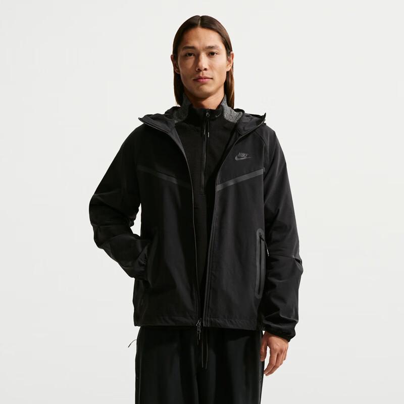 

Nike Men s Outdoor Fitness Jacket L