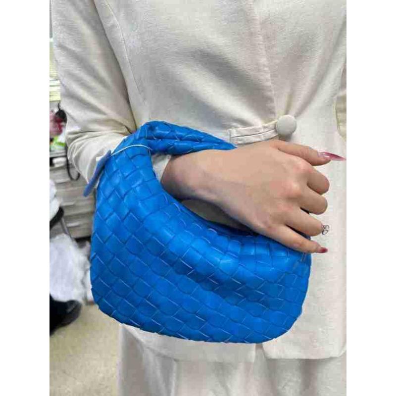 [Lots] Woven bags, portable croissants, shoulder dumplings, bags, fashion