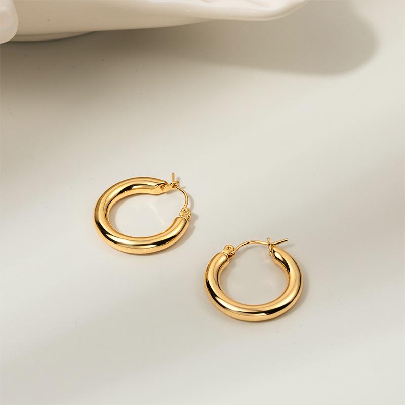 Glossy Minimalist Circle Earrings: European & American Fashion, Color-Retaining, High-End Electroplated Hoops for Women
