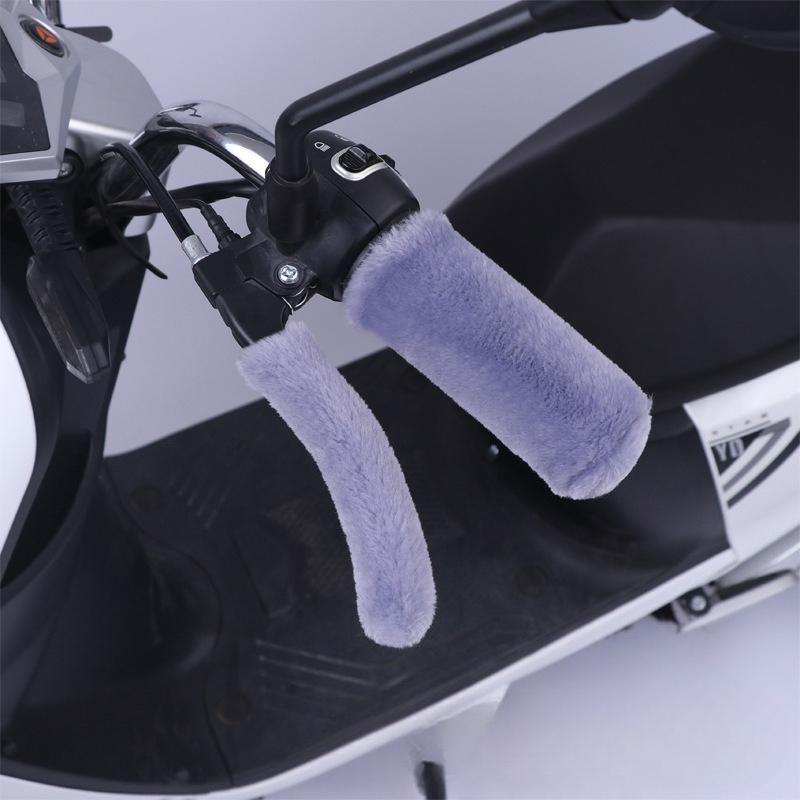 New Granular Fleece Imitation Plush Handle Cover, Anti-slip, Hand Protection and Warmth Universal for Electric Bikes, Motorcycles and Tricycles