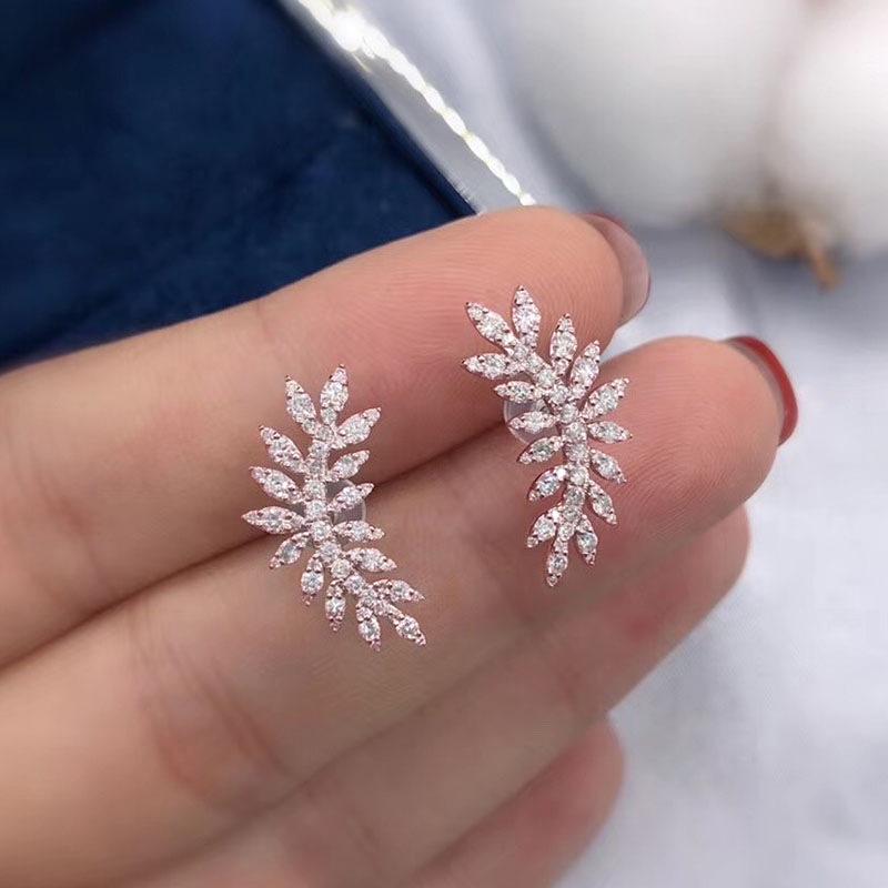 French Retro Floral Stud Earrings, Temperament Socialite Style Feather Zircon Earrings, Fashionable And Versatile Bridal Accessories