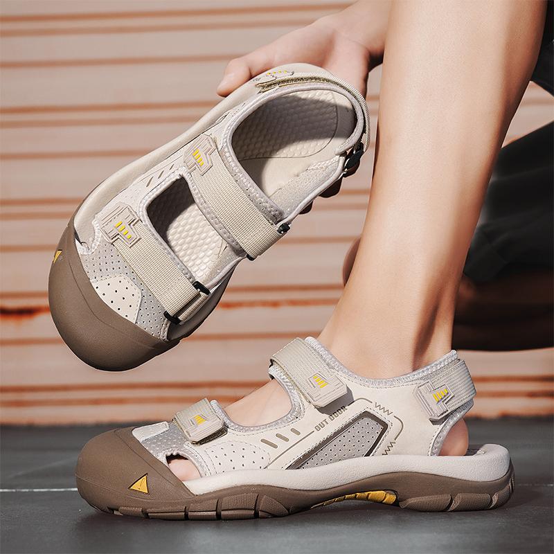 New Summer Sandals Men Non-Slip Mesh Sneakers Breathable Mens Casual Shoes Outdoor Wading Aqua Shoes Anti-Collision Toe Sandaly