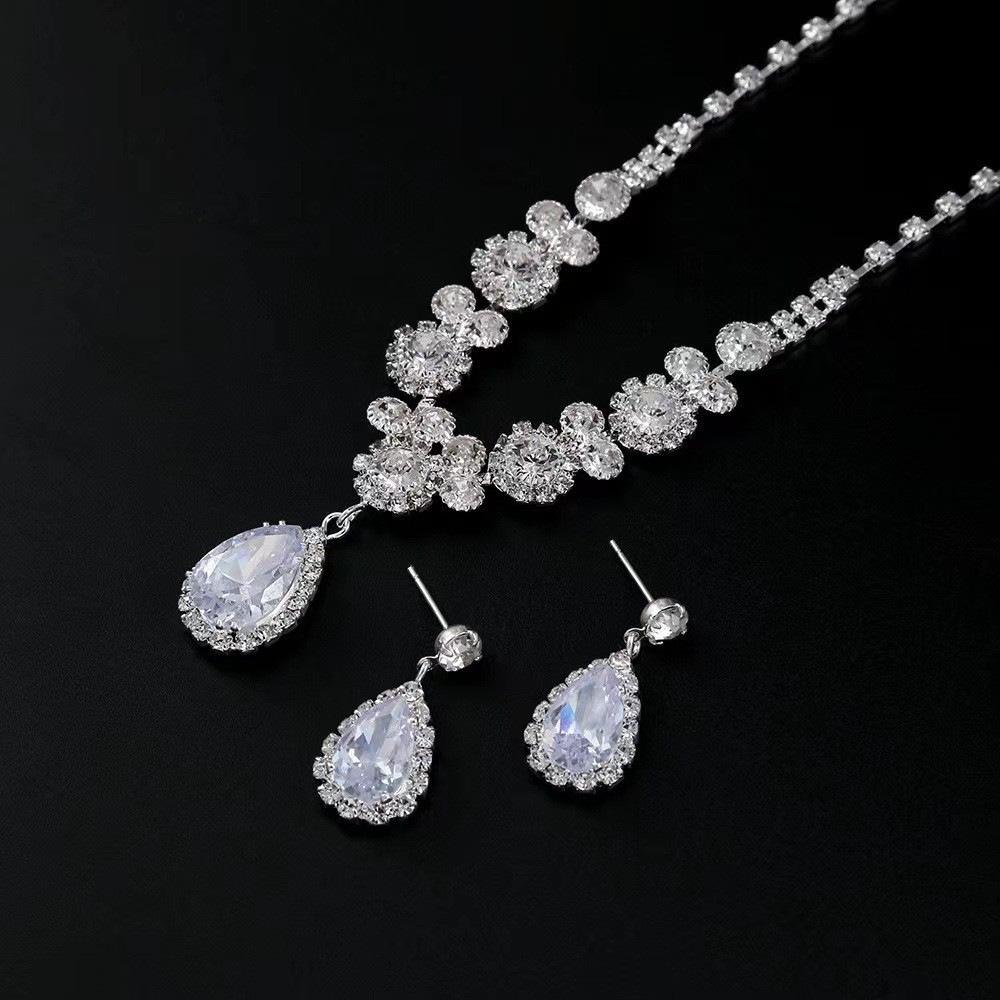 European Fashion Luxurious Zirconia Water Drop Necklace & Floral Earrings Set