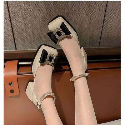 2024 Herbst Neue Mode Schuhe mit quadratischer Schnalle und Blockabsatz Damen Beliebtes Temperament Pendler Tasche Kopf Tasche mit Damenschuhen