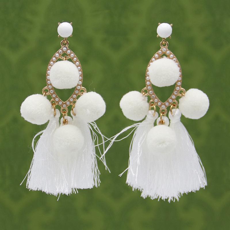 Bohemian Hairball Earrings Women'S Color Fringed Exaggerated Temperament Photo Photography Earrings Accessories Fashion Earrings