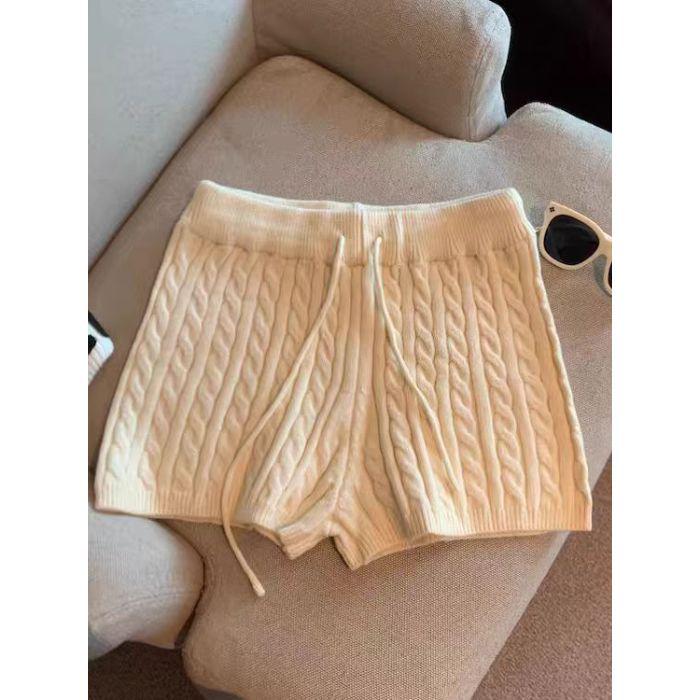 

Chic Autumn Knit Shorts: Petite High-Waisted Wool Pants for Fall & Winter Casual Wear One Size абрикосовий