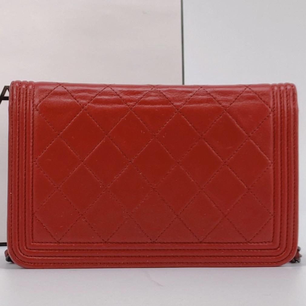 Boy CHANEL Chain Wallet Gunmetal Shoulder Clutch Bag Lambskin Red Women's Coco Mark Clasp