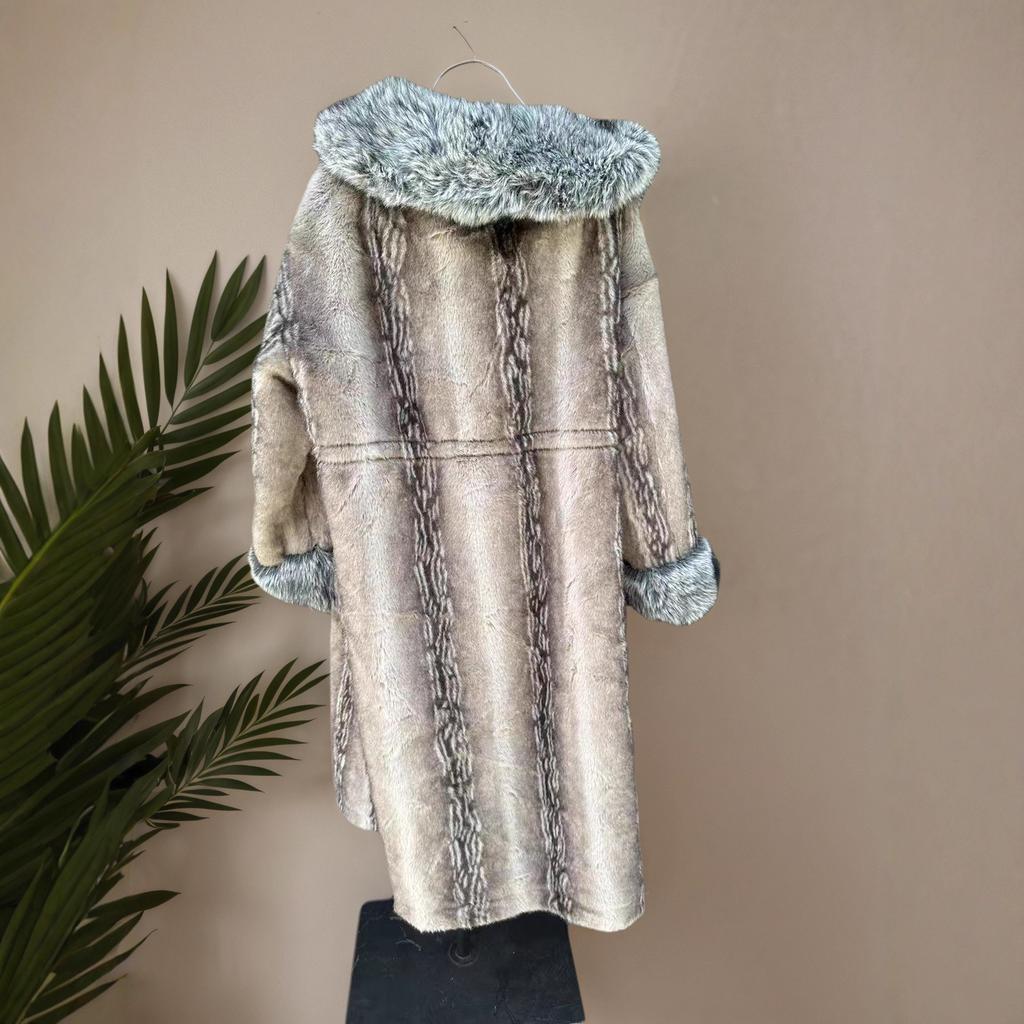 25 Year New Fashion Leopard Pattern Extended Hooded Fur Grass Coat for Women's Winter Temperament and Warmth