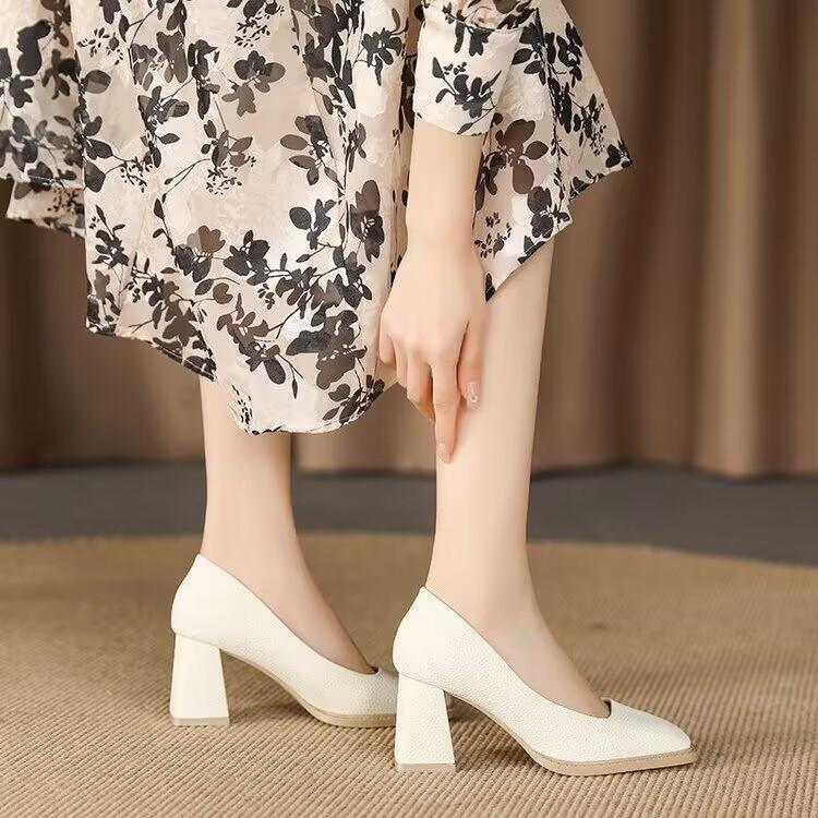 

Coarse heel single shoes women s summer new square head shallow mouth middle heel shoes temperament sexy high heels women s shoes 39 абрикосовый