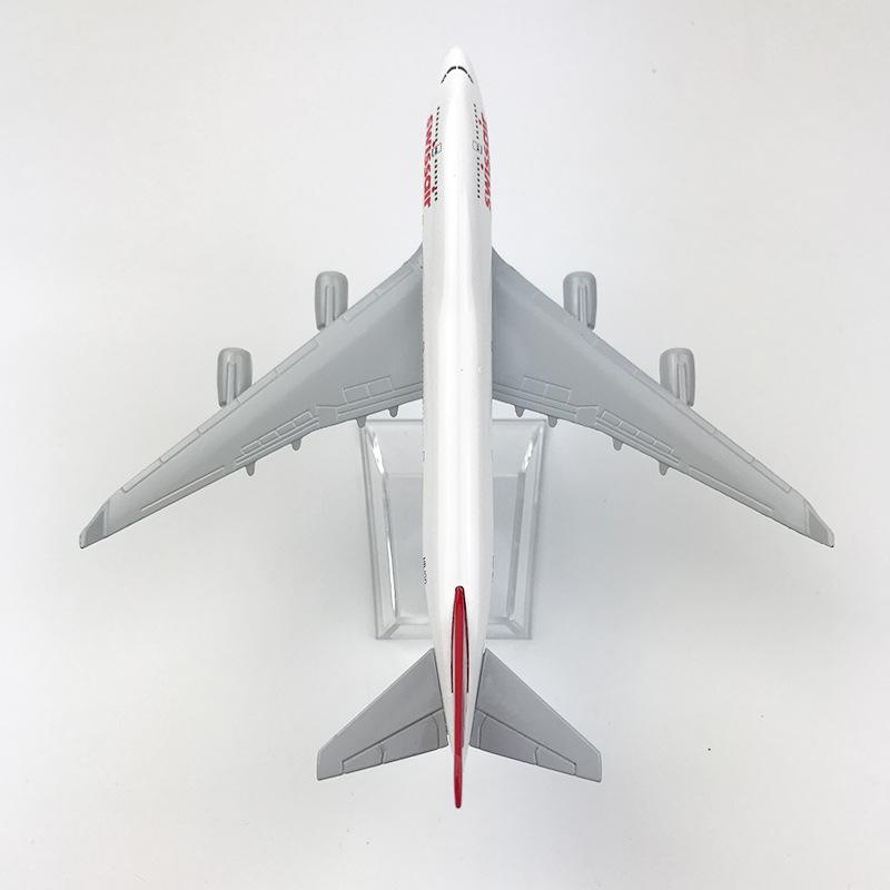 Model Display SWISS Airlines Airplane Model B747 Swiss 16CM 1:400 Scale 747 Alloy Metal Aircraft With Stand Home Decor Collectib