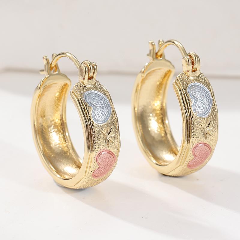 Искрящиеся Трехцветные Ручной Резьбы Сердечный Узор Дизайн Кольца Серьги для Женщин Изысканный Позолоченный Ювелирный Аксессуар