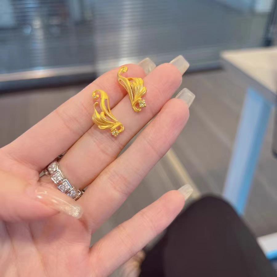 Ancient Gold Fish Tail Stud Earrings: Vibrant Colorful Design for Women