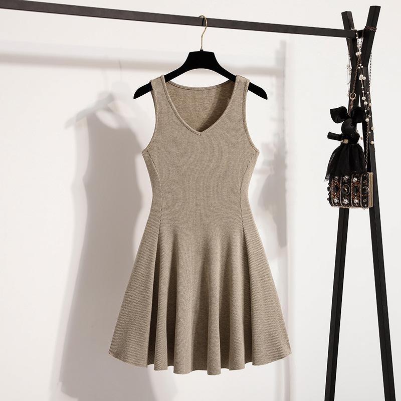 Plus Size Women s Summer 2026 V-Neck Knit Vest Dress - Slimming French Style 4XL