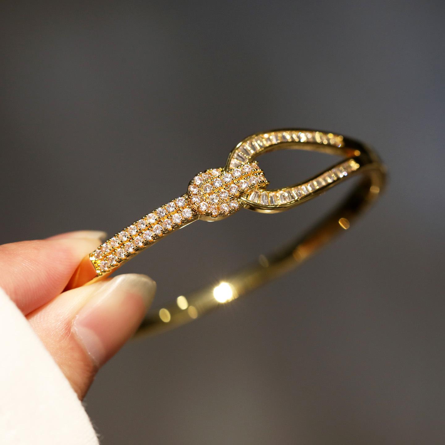 2026 High Quality Zircon 18K Bracelet, Personalized Knot Cross Bracelet Jewelry Women Resizable