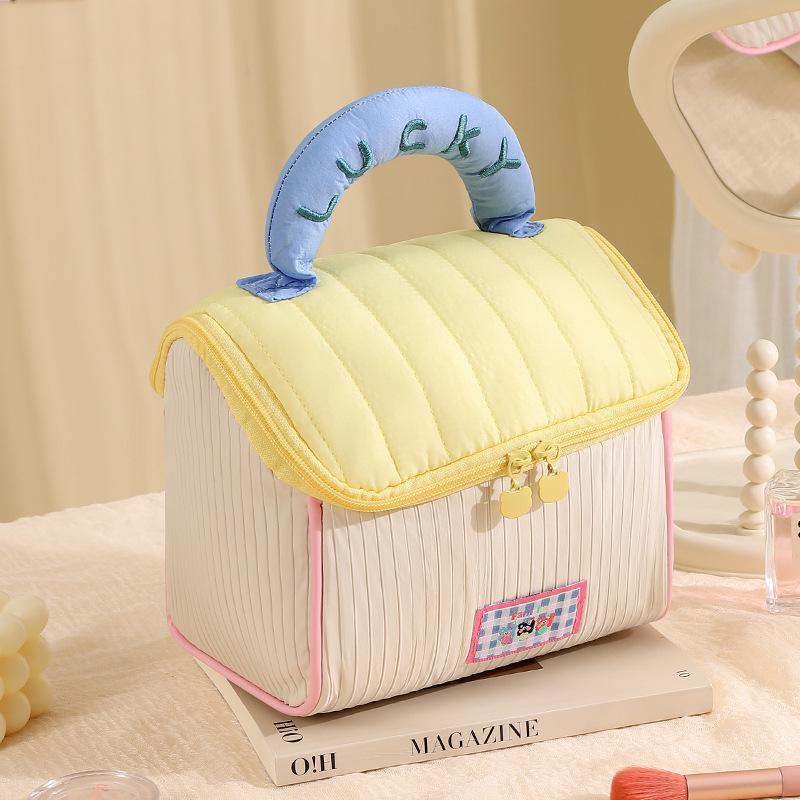 Runhui Fun Little House High-Capacity Handheld Makeup Bag