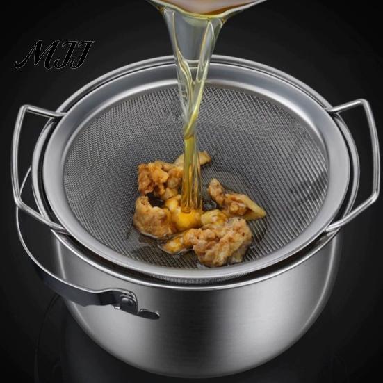 Grease Storage with Lid Bacon Container Strainer Stainless Steel Oil And Fat Separator Handle High Temperature Kitchen Keeper Hot Strain Store