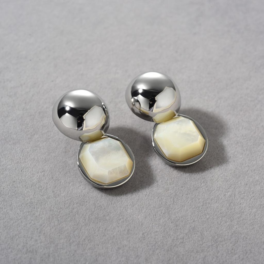 Premium Light Luxury Copper-Plated Platinum Inlaid White Shell S925 Silver Needle Stud Earrings Niche Exquisite Cold Wind Earrings Women